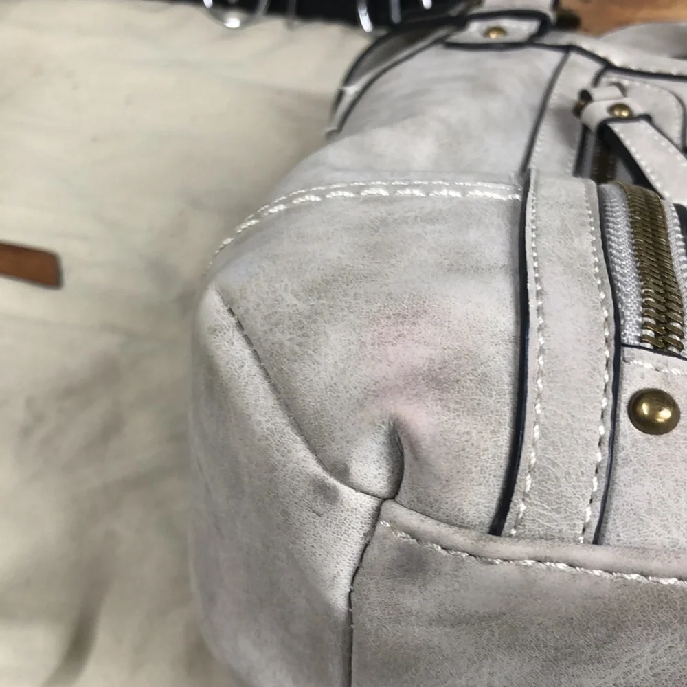 b.o.c gray purse‎